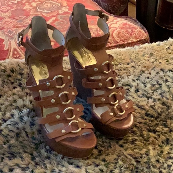 Micheal Kors Shoes - Picture 1 of 8